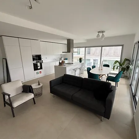 Casa *